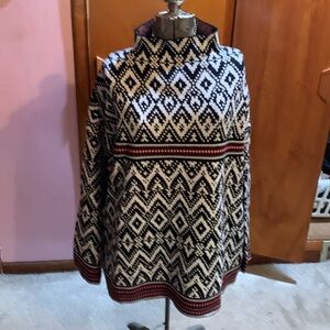 Beautiful WOMENS sweater.